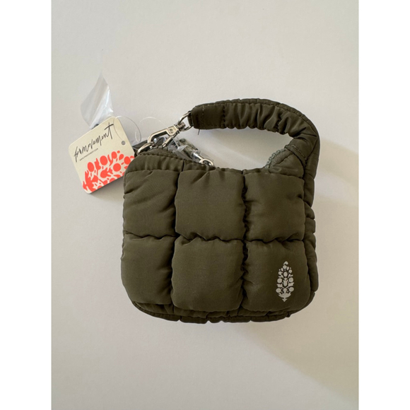 Free People Quilted Micro Pouch NWT in Package Seagrass FP Movement - Picture 4 of 6